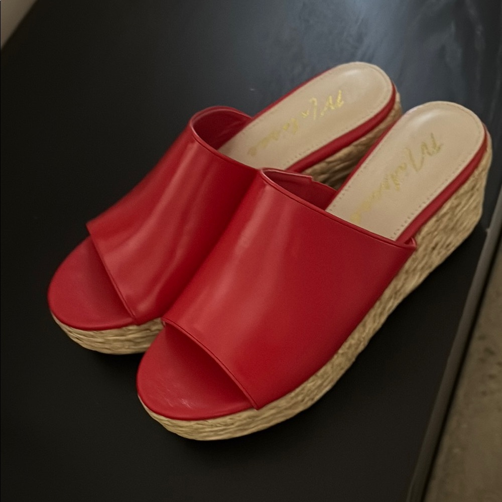 Coconuts by Matisse Red Wedge Shoes with Vibrant Color - Picture 2 of 4